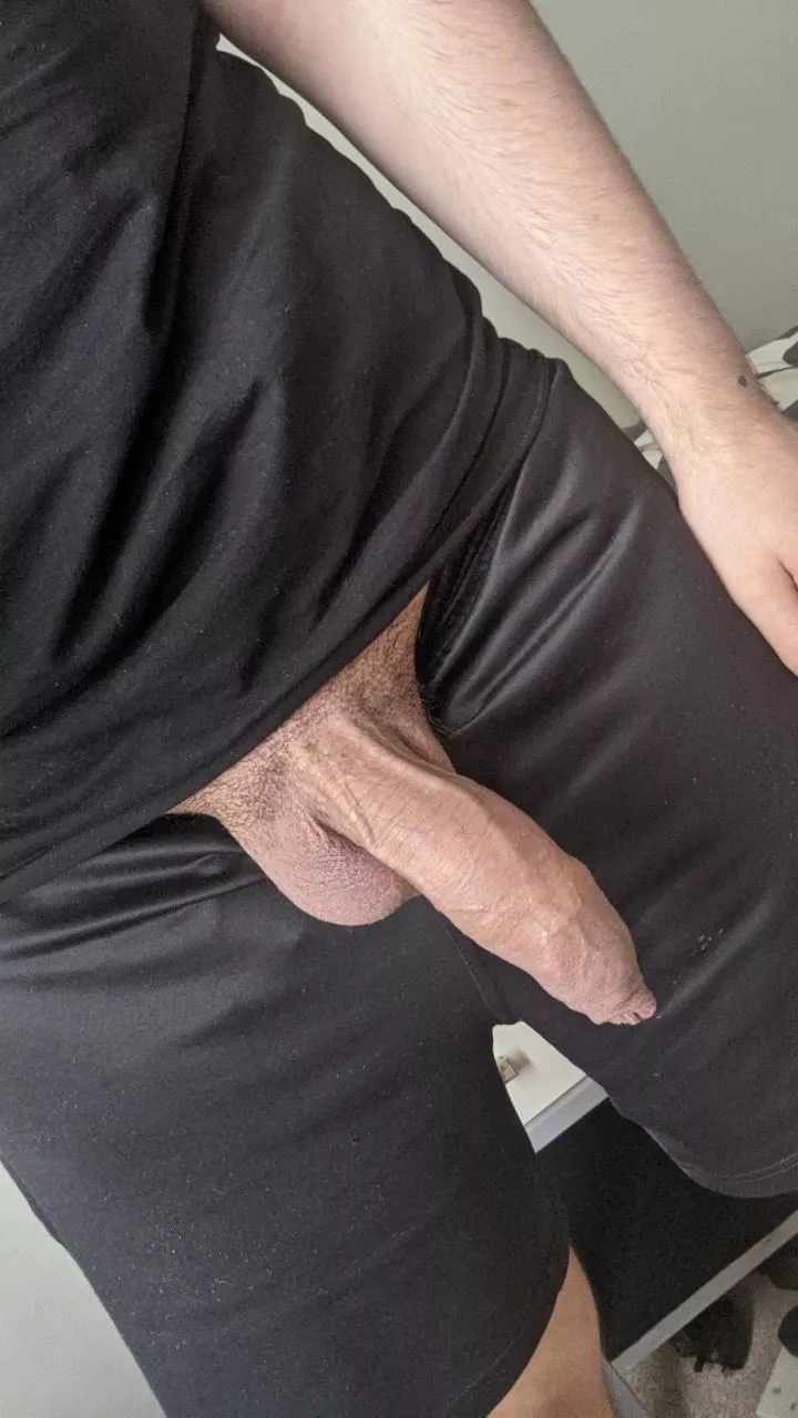 (26) anyone wanna jerk together?
