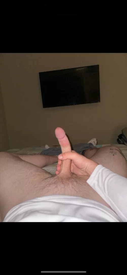 26 [m4f]#WestBurbs - Is there a Medium White Cock page ?🤣 fit tatted bwc looking for fun