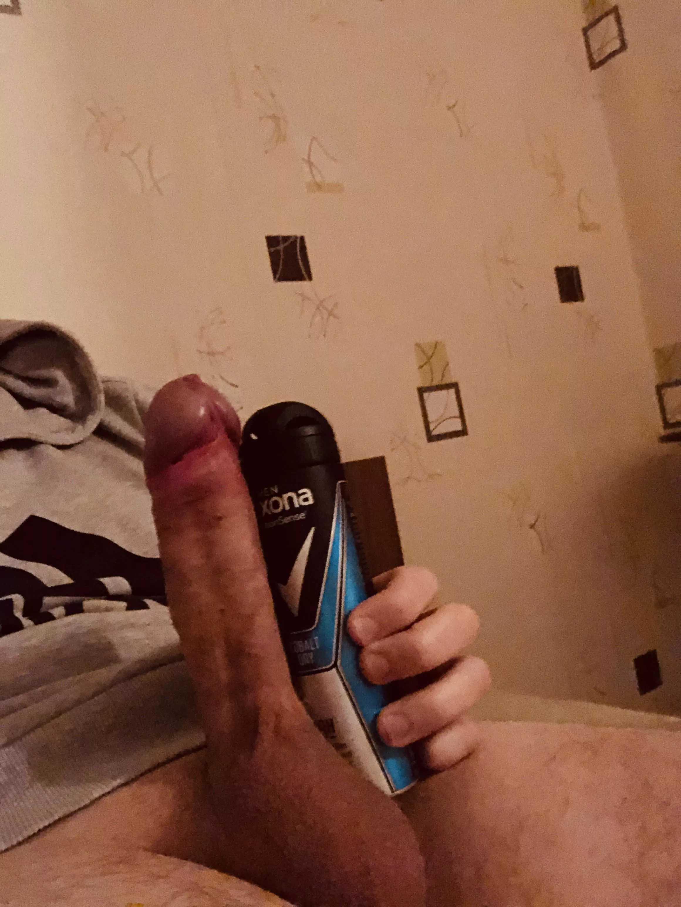 28, big German cock looking for other big cocks to compare with 