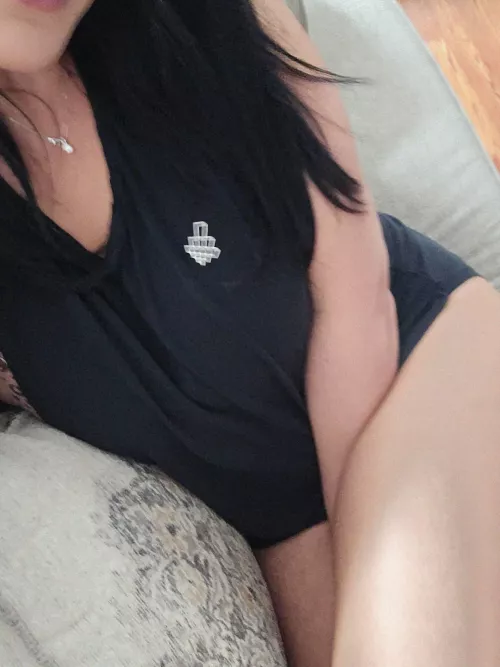 28F another school day, another boring evening ahead... save me from the boredom and let’s chill