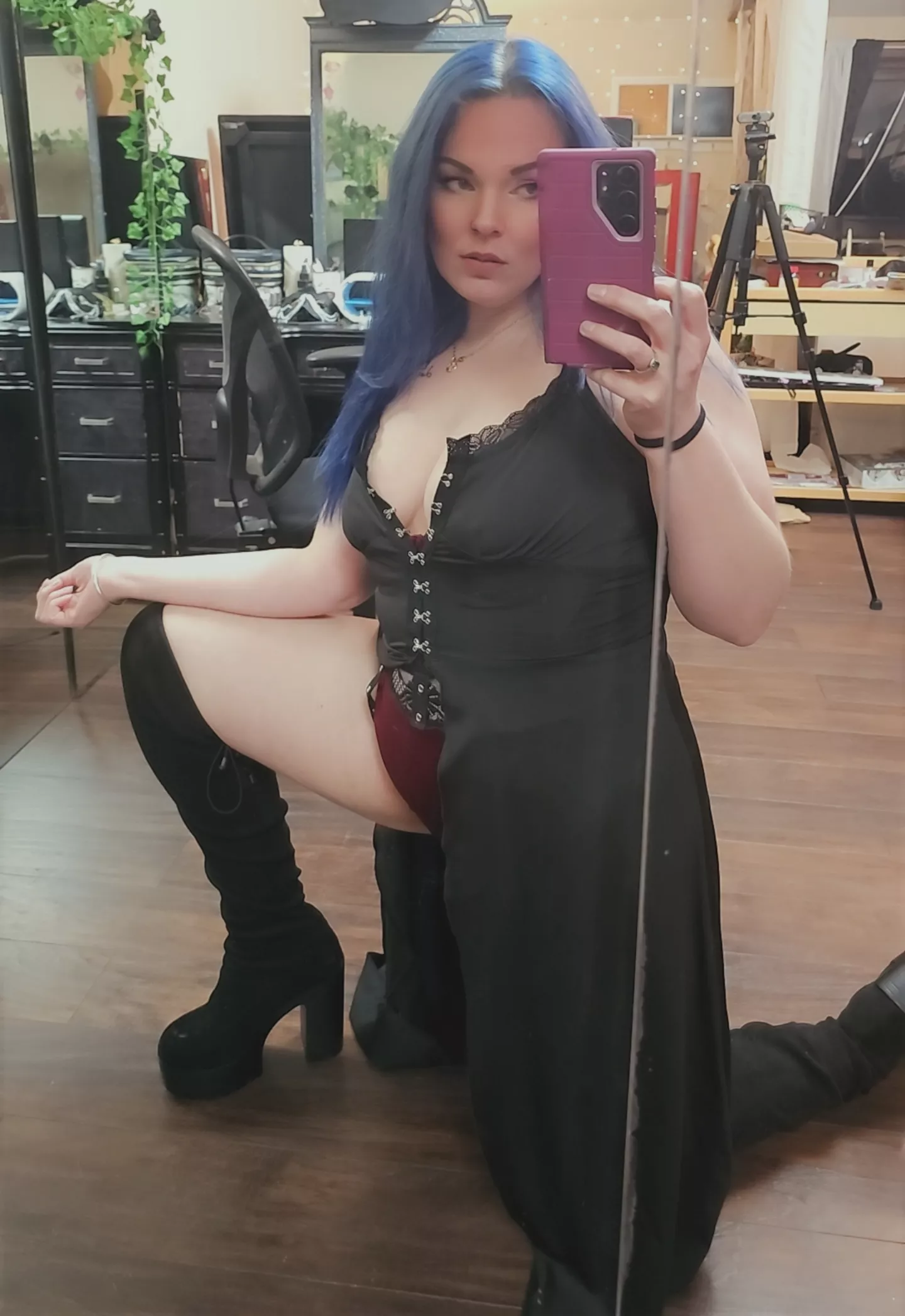 32 year old housewife. Interested? 😈🫦