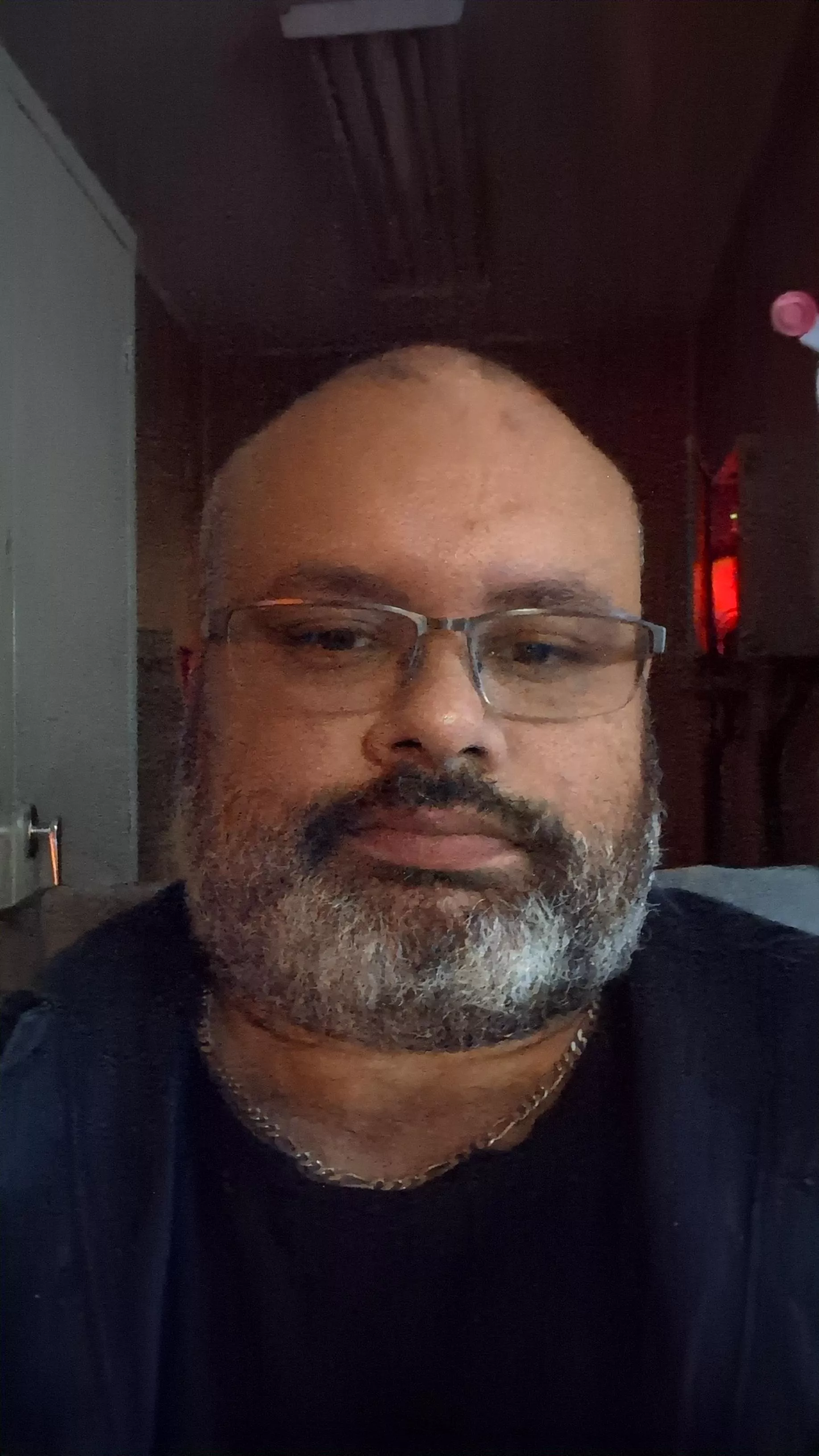 40 [M4F] Bored at work