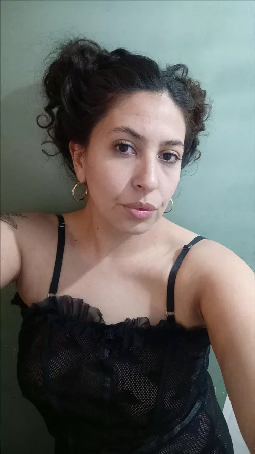 40yo milf and mom of 2 kids, am i still fuckable? Be honest 🫶