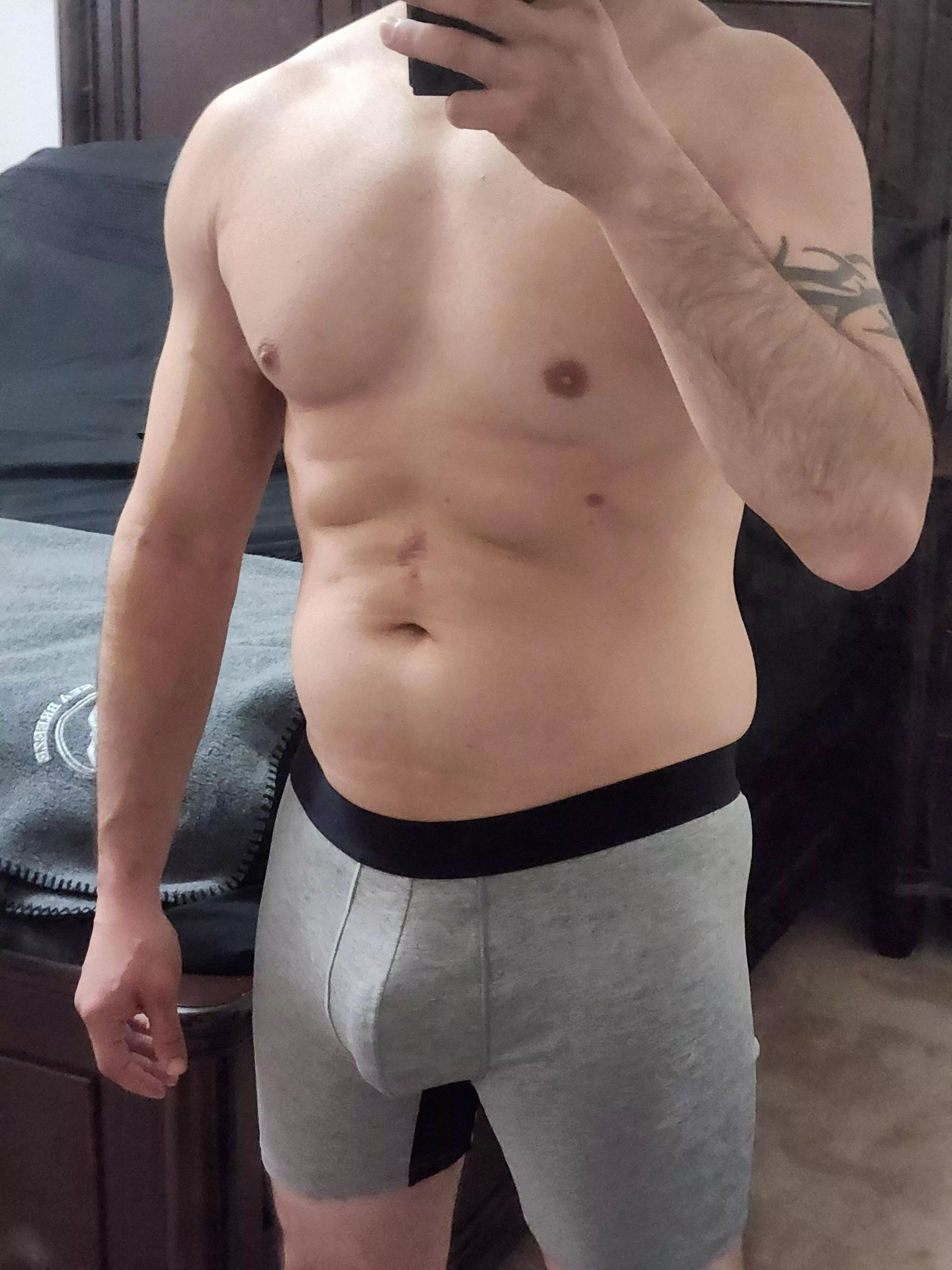 41[M4MF] - Babylon/Long Island - seeing if anyone is looking for a fun straight single guy today, now or later, Into MFM or one on one, just nothing bi. Recently tested clean(Up for bare fun), discrete, energetic and will show up. Up to chat to see if we