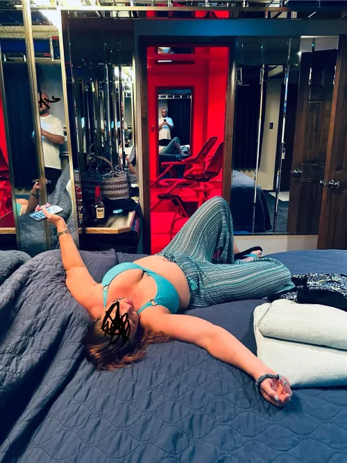 54M / 48F - Visiting Mon Chalet