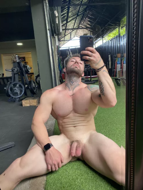 84 kg naked in the gym