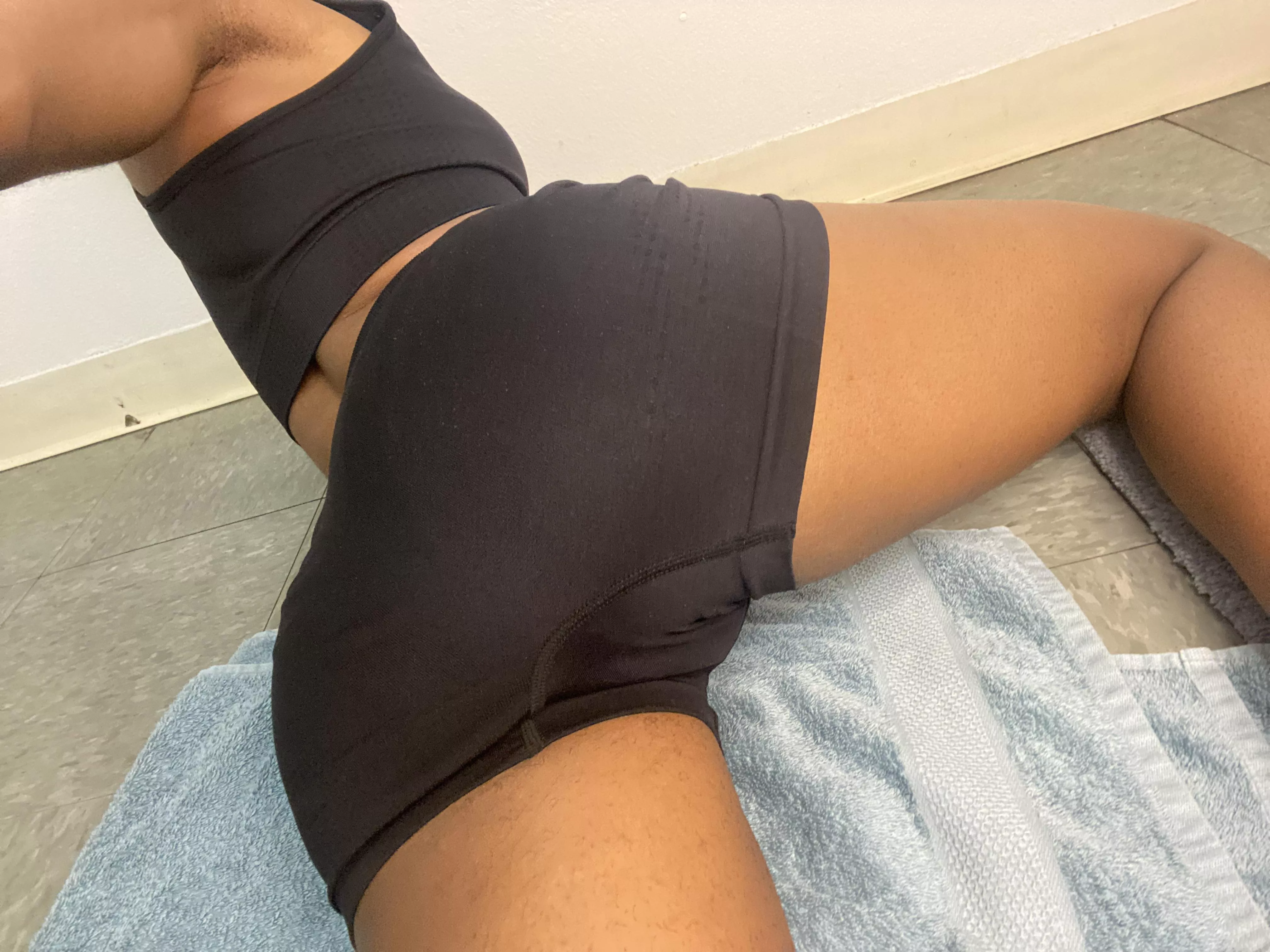 Active girly 🐍🍑