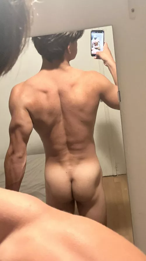 Age(20)Wanna eat or slap my butt?