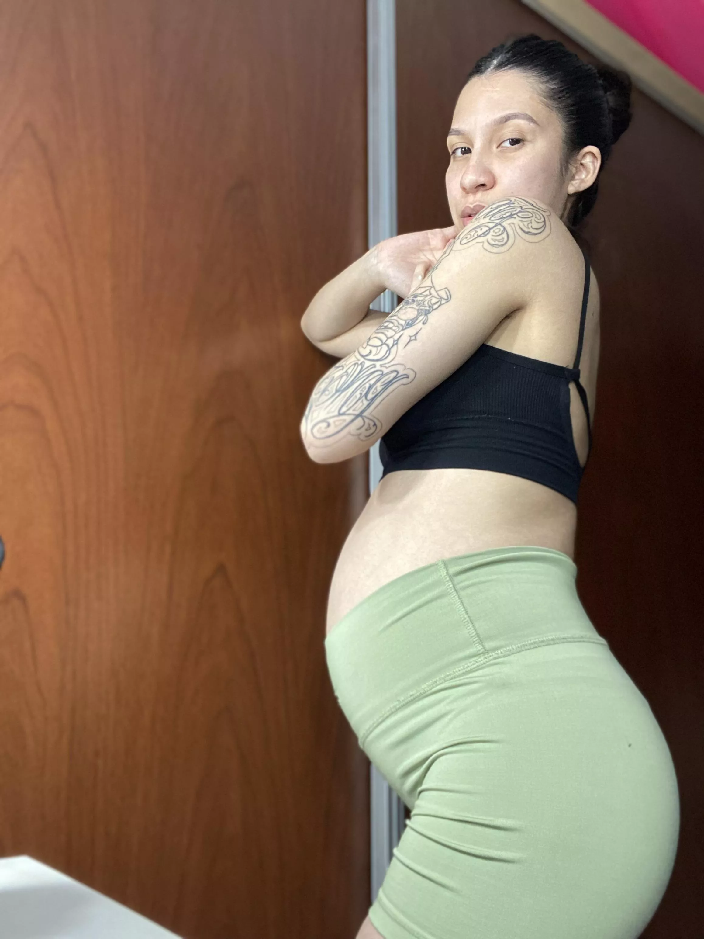 Are pregnant women the ones who do it best? Check it out