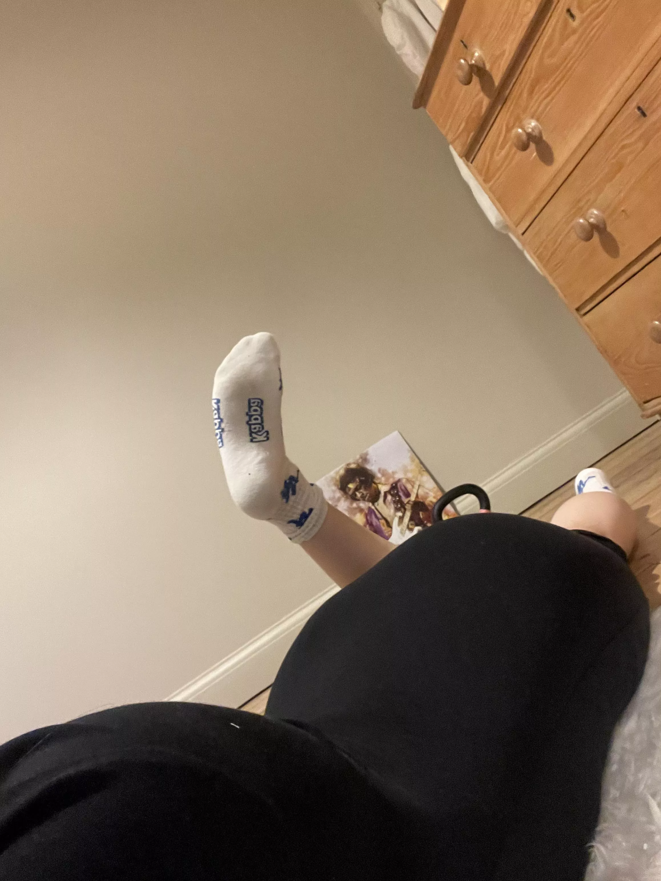 Awhhh is someone gooning to feet again?