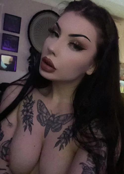 Be a cute slut to me.