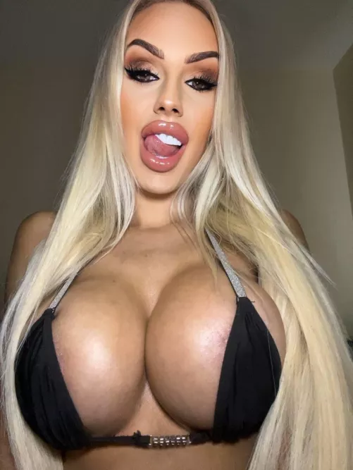 Caution bimbo at work