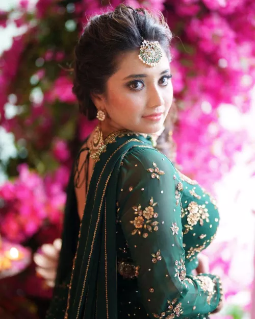 Degrade this Hot Wife - Her IG is maria_khann4