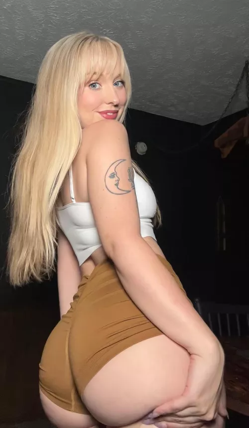 Describe my ass in one word for daily nudes