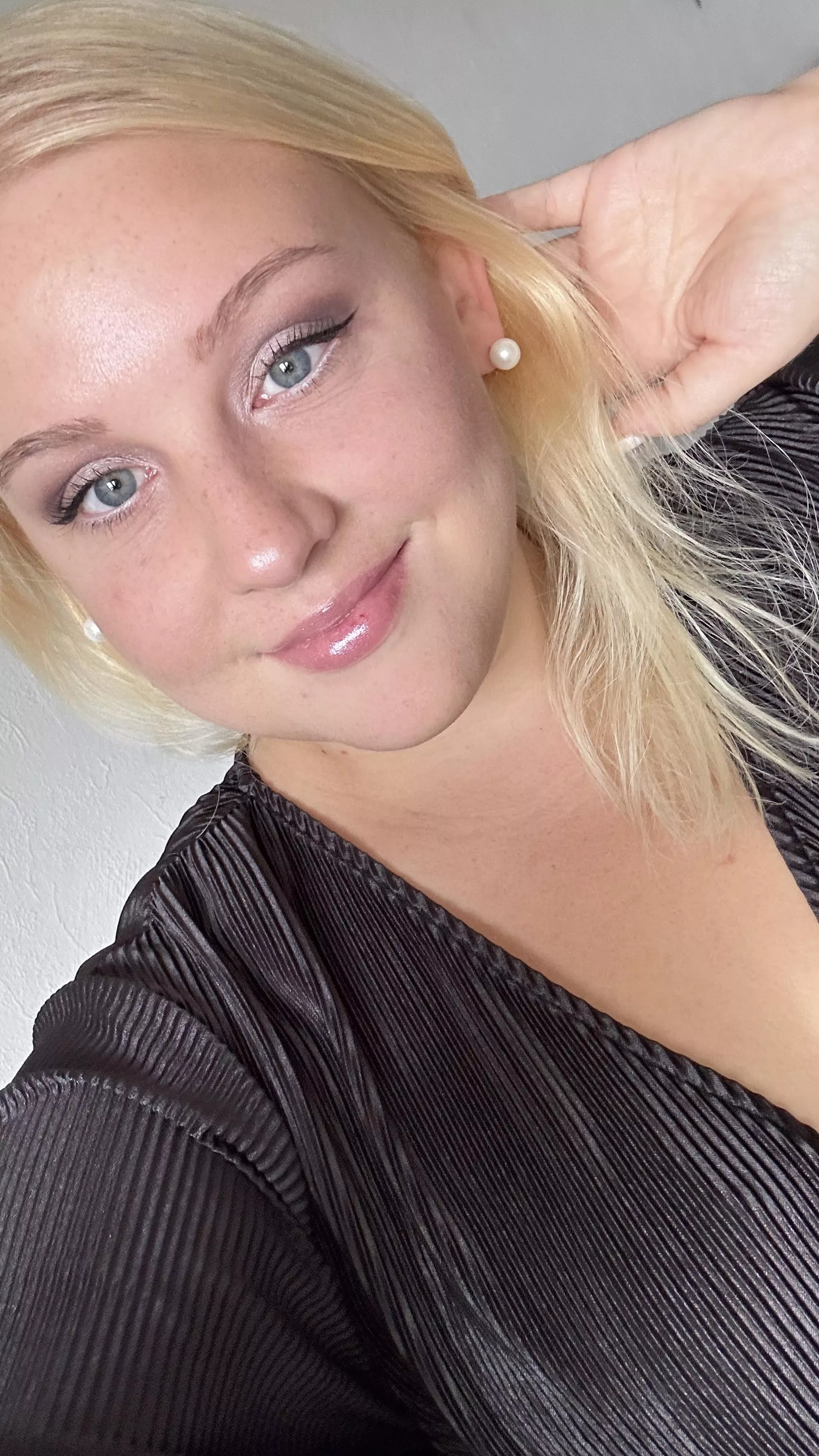 Do I look average, or do I have that sparkle.