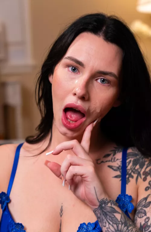 Do I look pretty with a facial? 💦