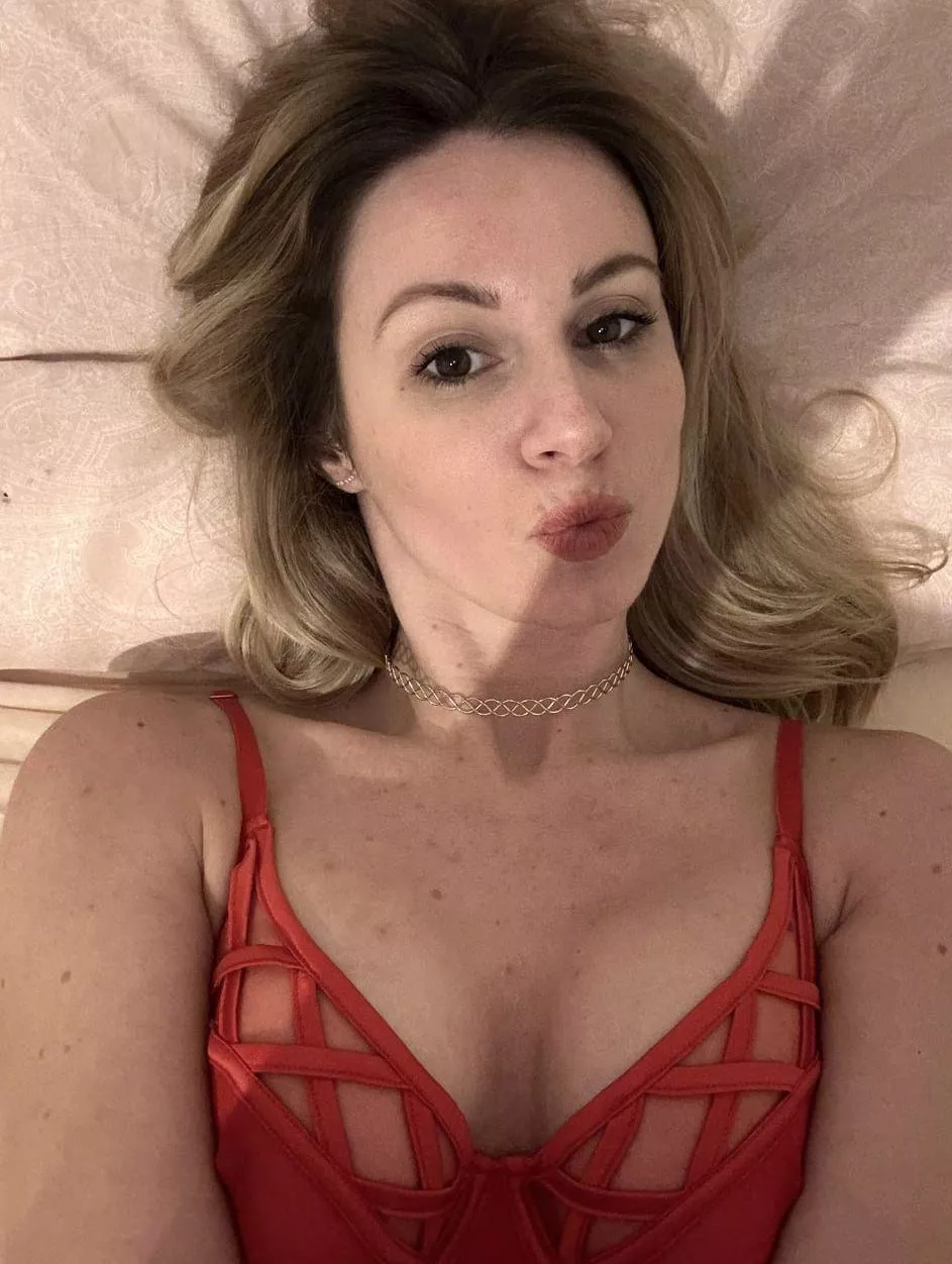 do you deserve a kiss from mommy today?