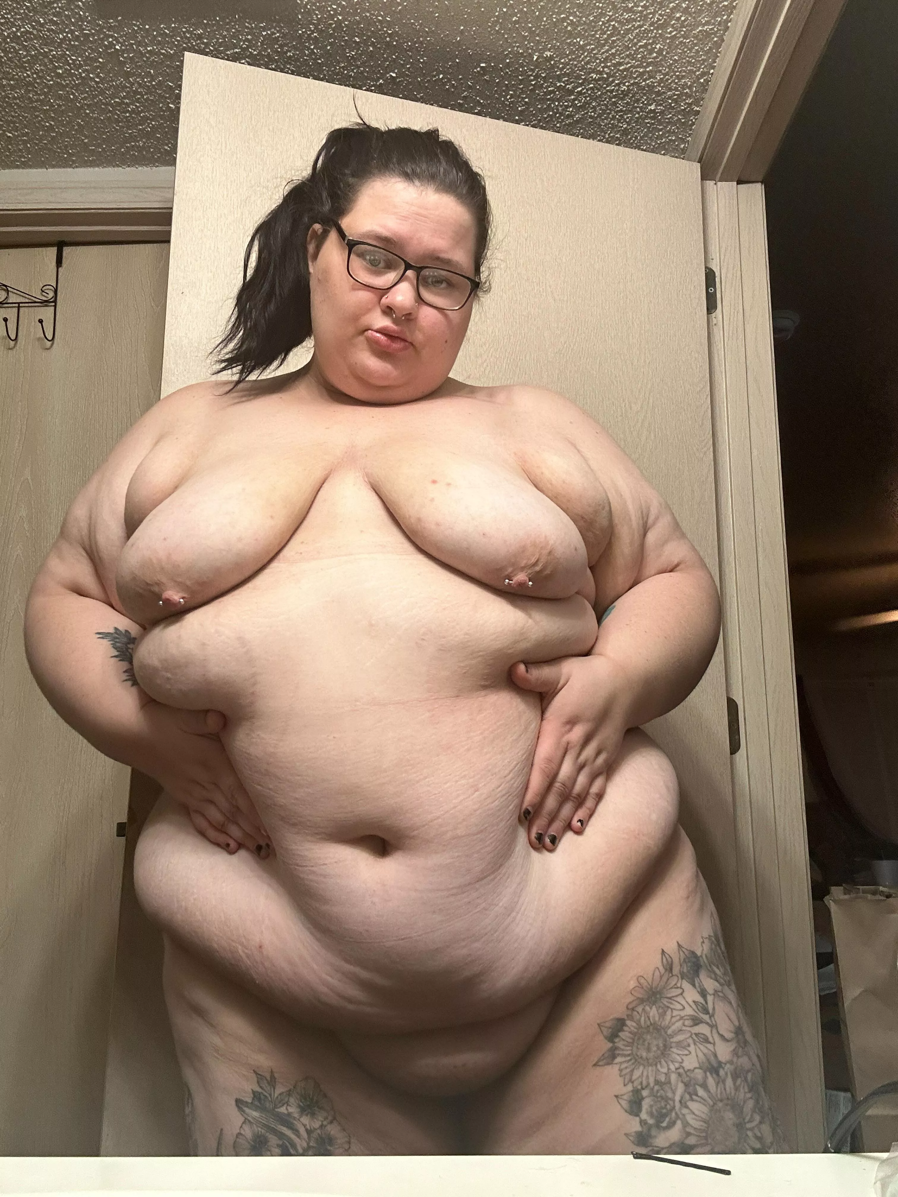 Do you like big bellies? 