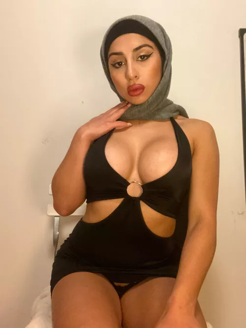 Do you think I'm a naughty girl? 