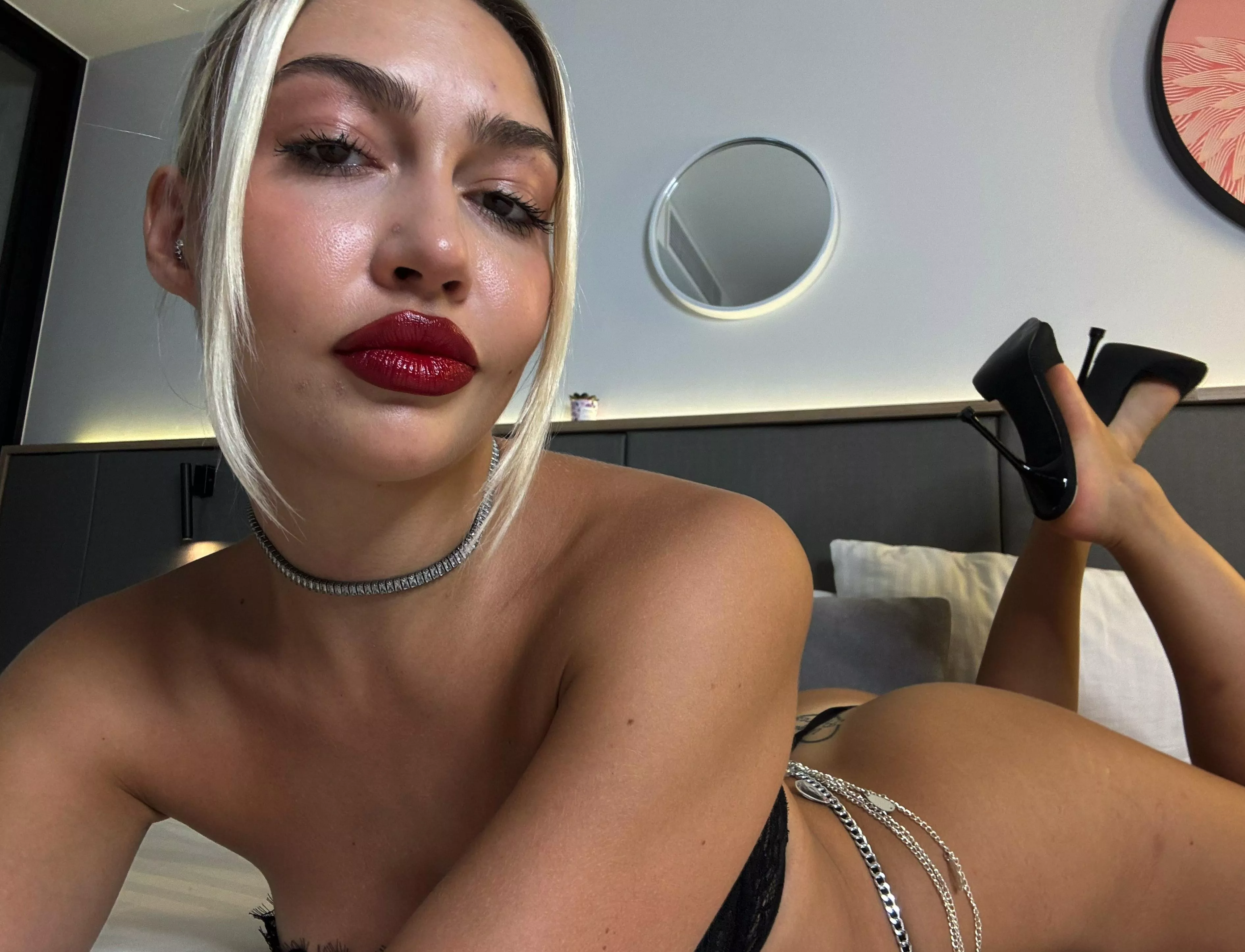 Do you want to date a girl like me