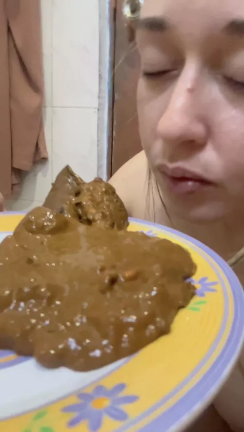 do you want to eat it? (F) 