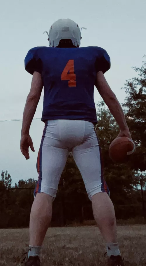 Does anyone like going onto the football field in their pads?