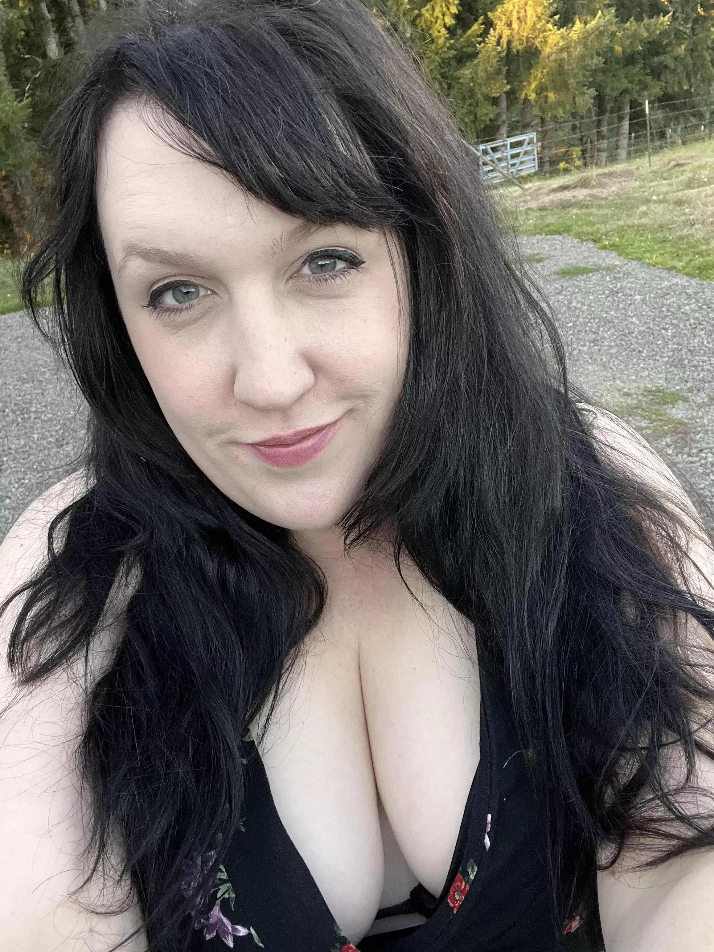 Evening stroll attire 