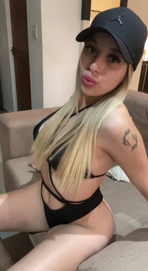 Every day is a chance to flaunt my sexy side!