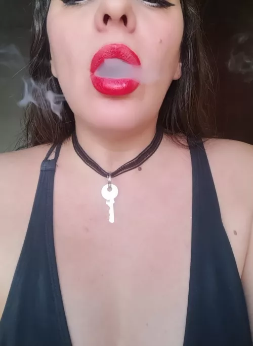 Good morning my darling. It's a good time for you to take my lipstick off.