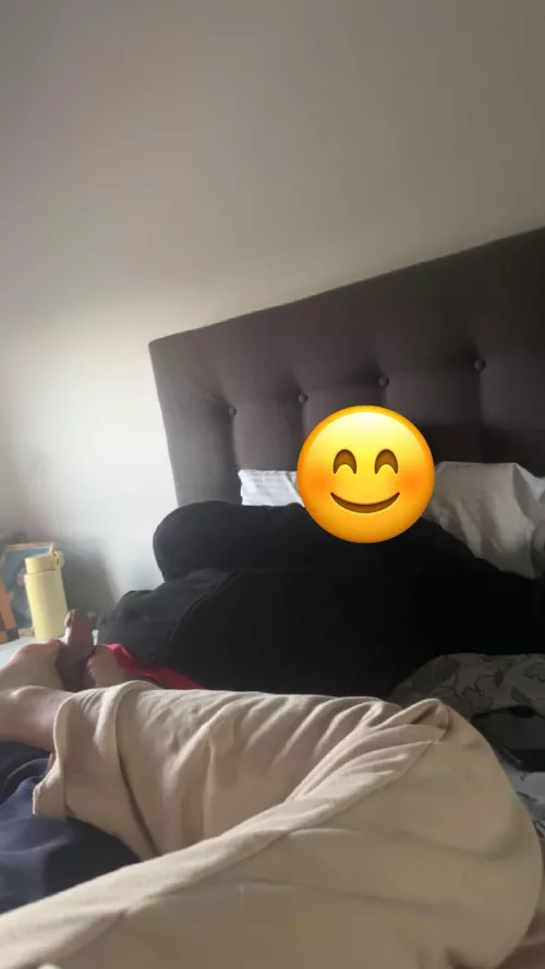 Great way to start the session. Any other feet lovers?