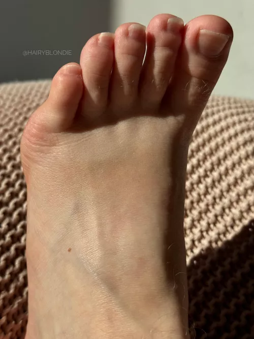 Hairy feet are not masculine or feminine, they are just sexy!