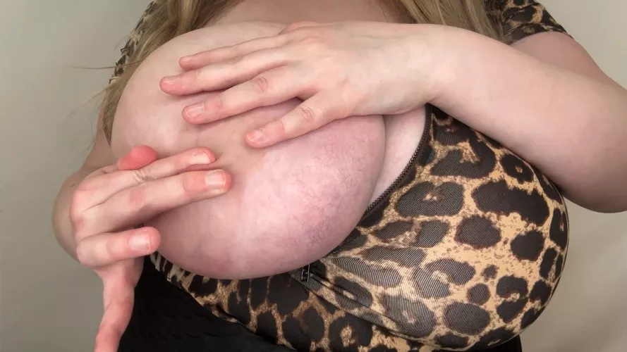 Hard cute nipple rdy to be licked