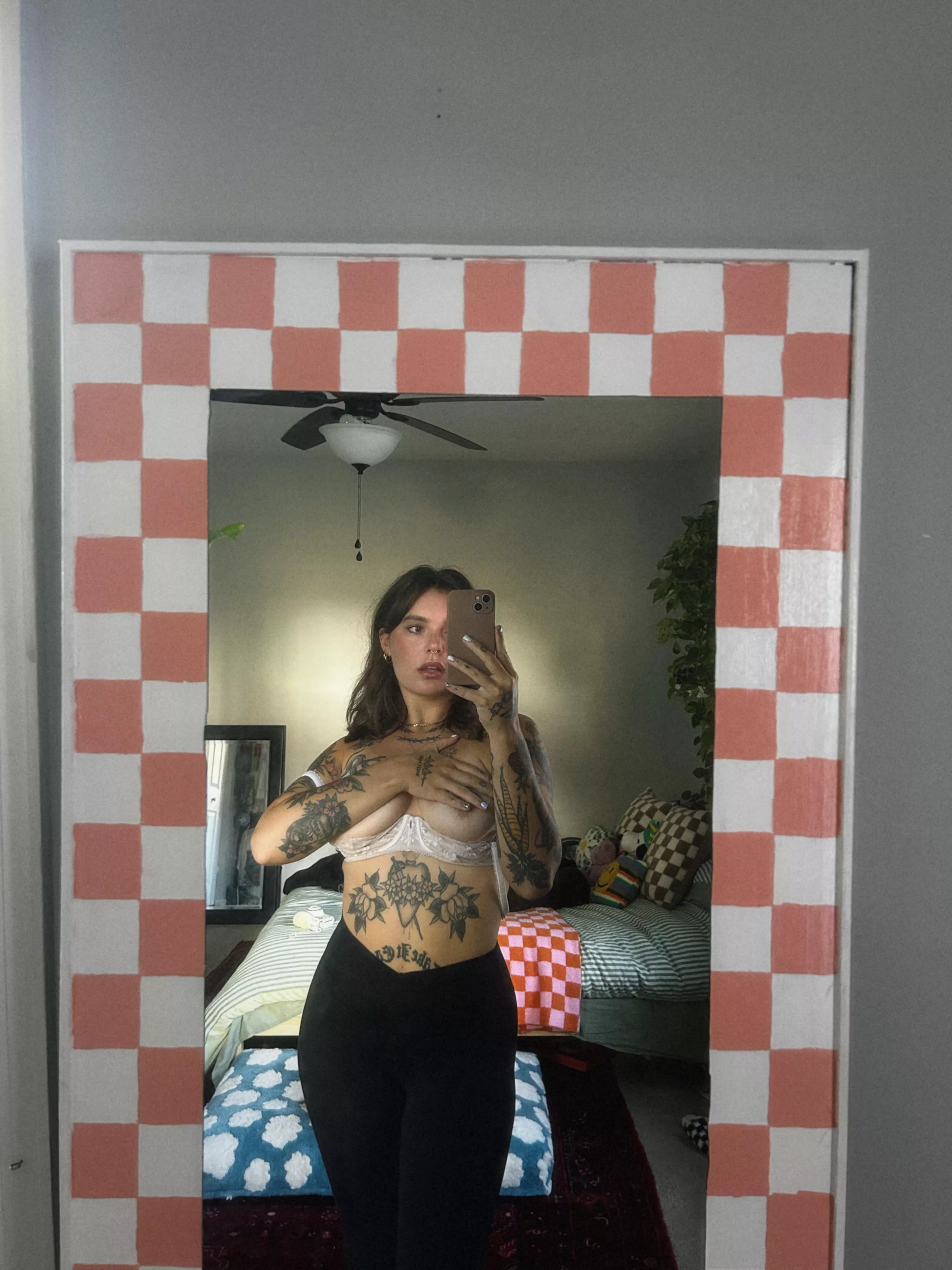 Hatttteeee wearing a bra 