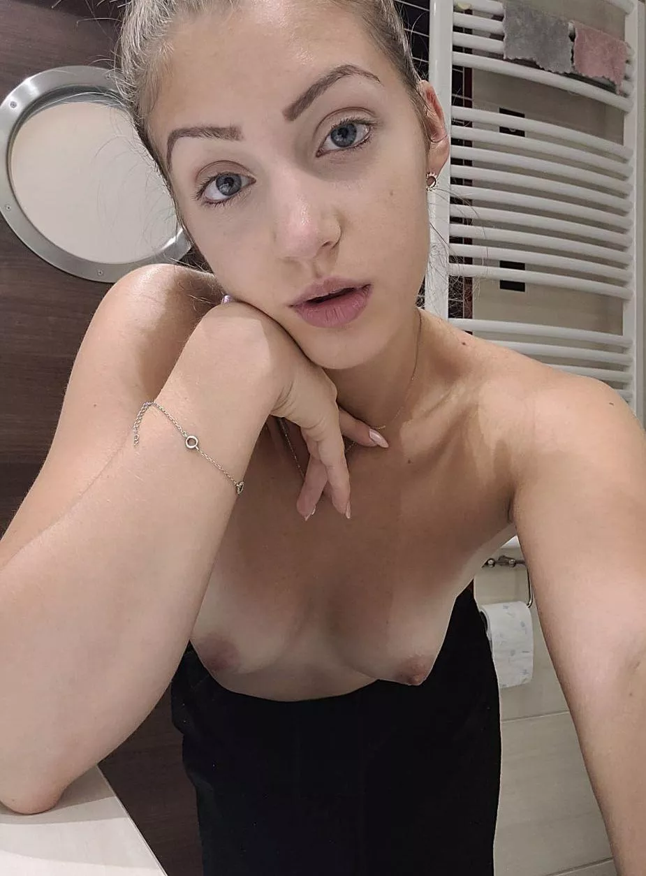 hey.. my boobs are down here ;)