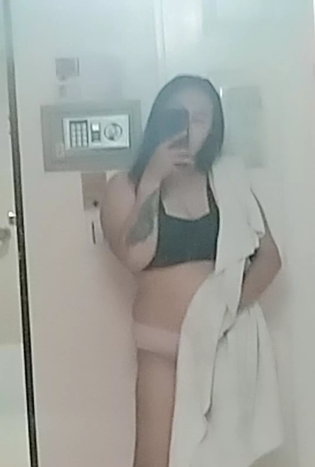 Hi available for walk ✨