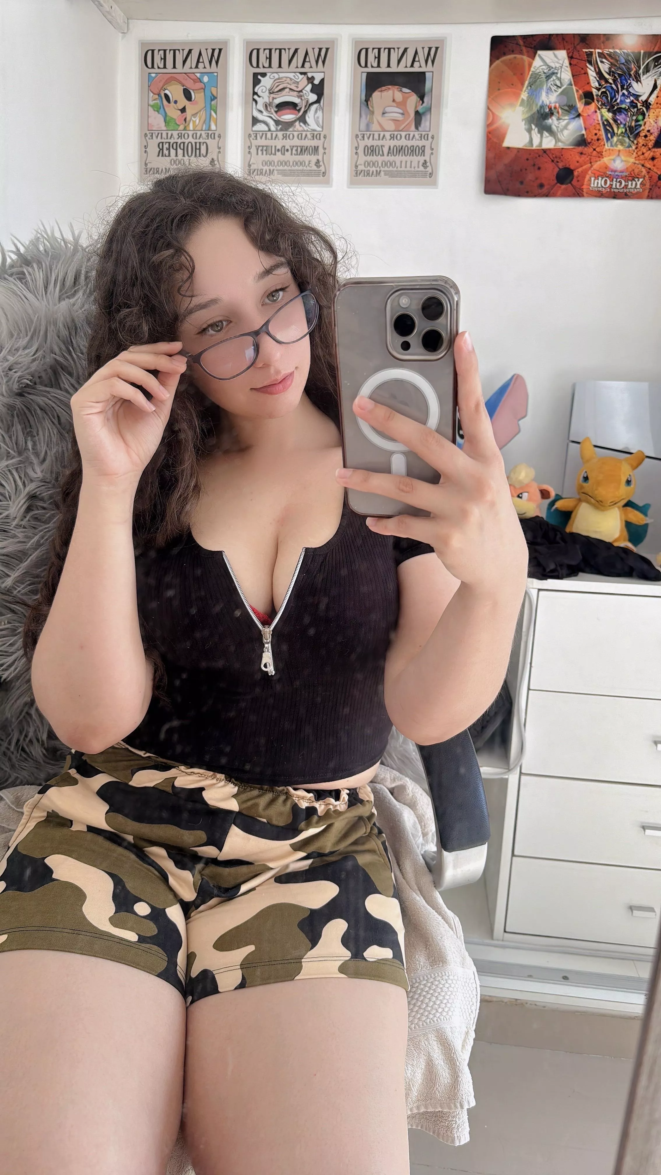 hopefully i'm your type at 19yo 🤩