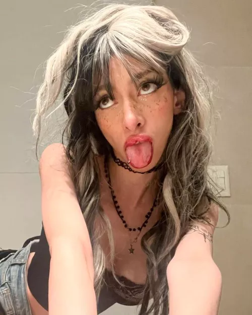 How would you feel about a midnight quickie that leaves us breathless?🥰