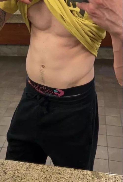 Hung 25 Y/O M looking for fun today/tonight! More photos on my profile as well! 