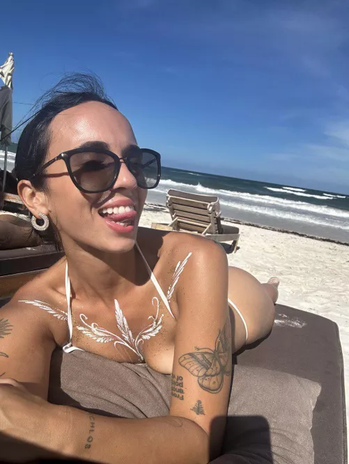 I am a very naughty girl on the beach