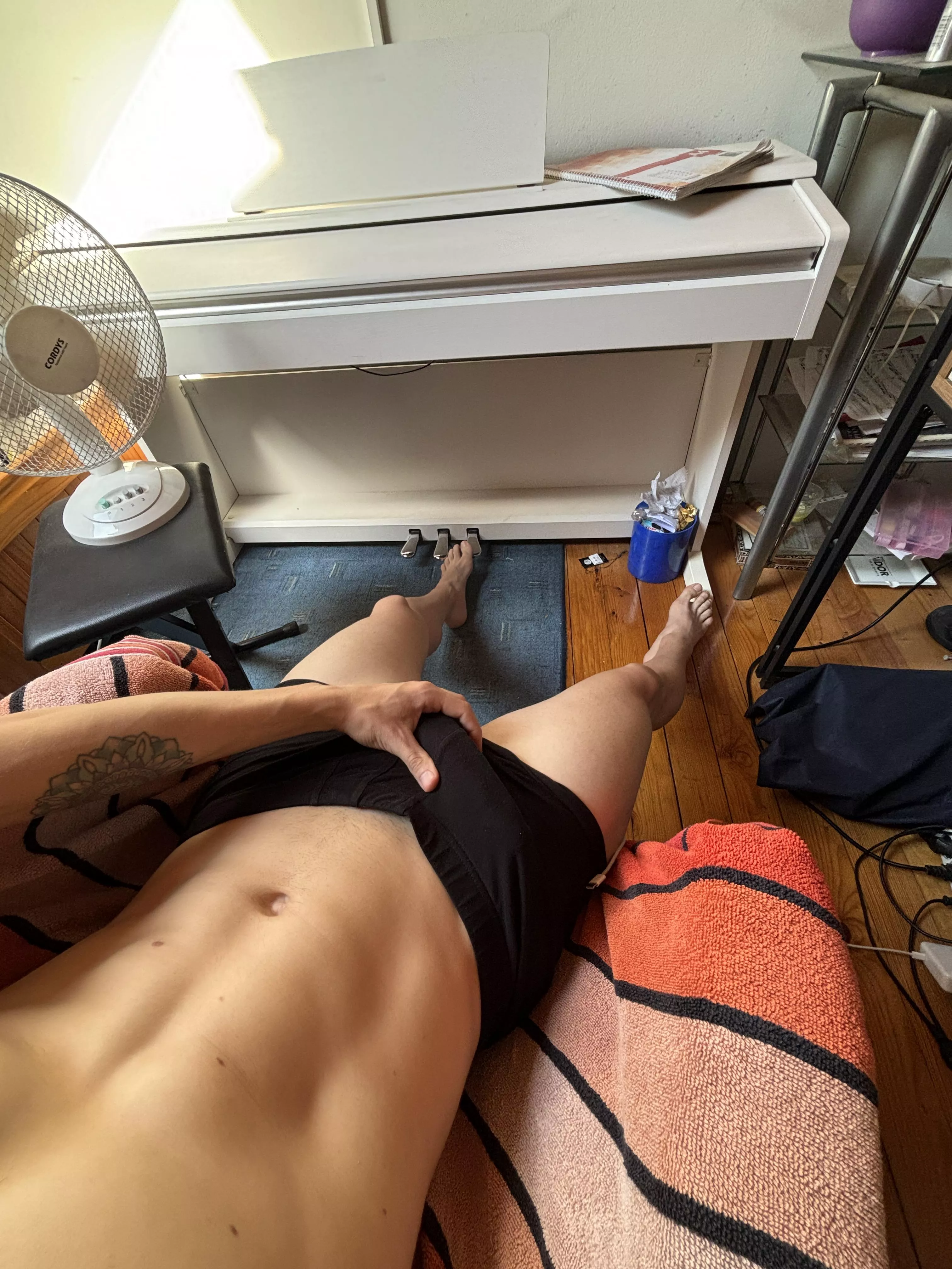 I get hard by getting my feet licked