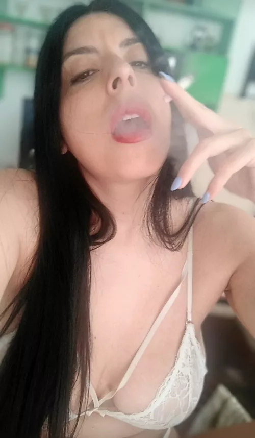 I know how you like to see me smoke