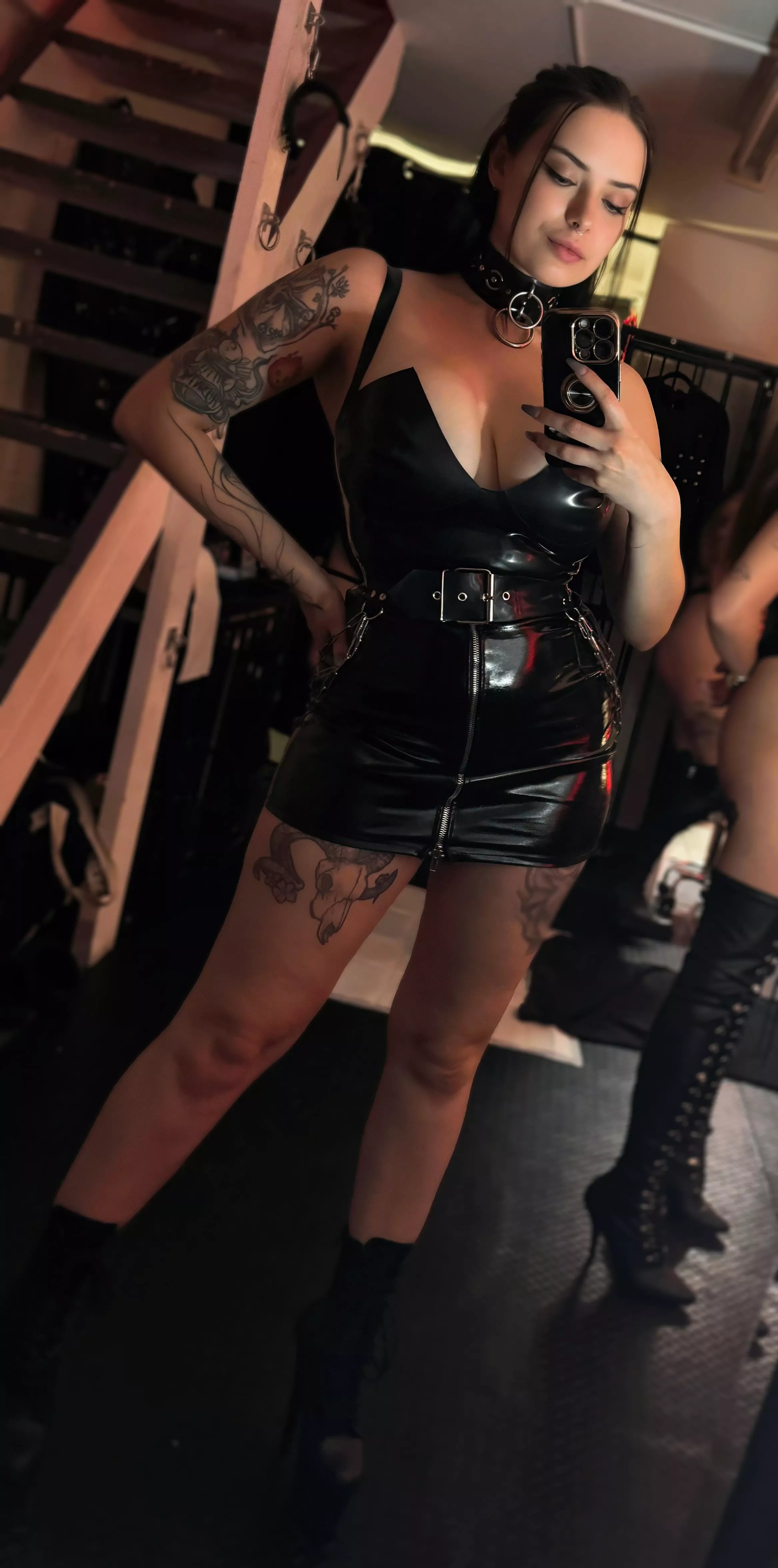 I love to mix PVC and latex in the dungeon🔥