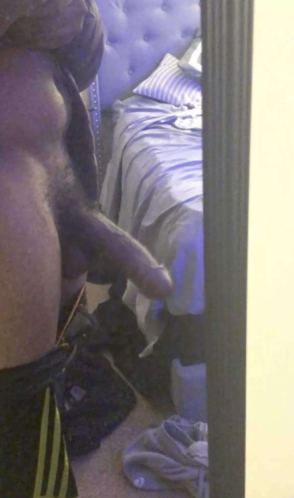 I love to see some things hug a fat juicy ass 