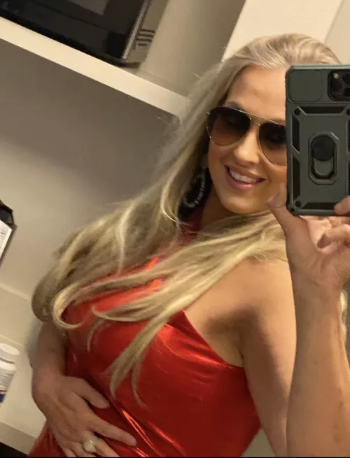 I think I’m a fun wife lol 