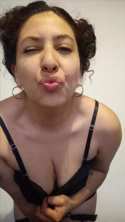 i wonder how many of you find me attractive