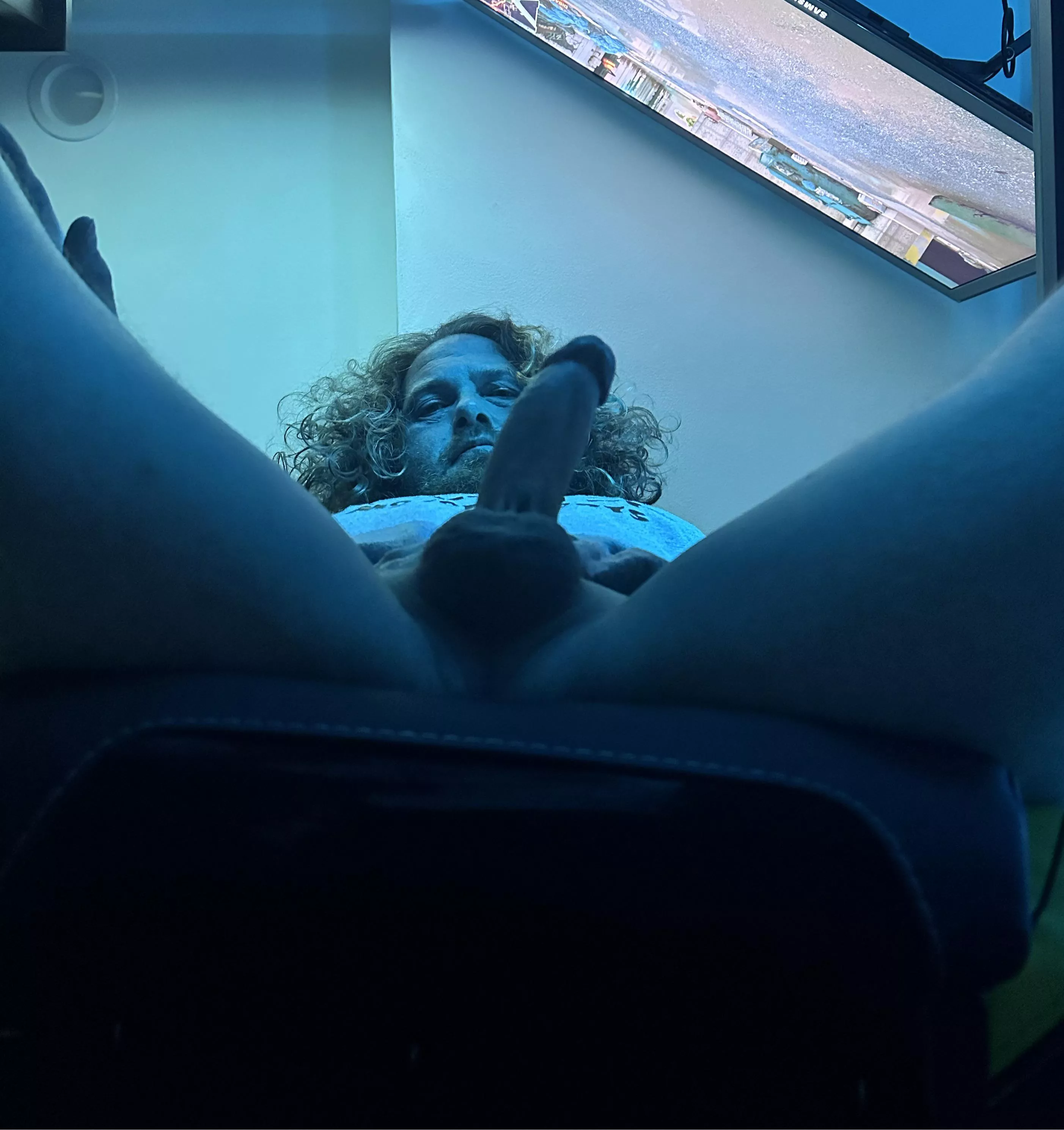 I’m here all night.. Free follow, I follow back.. 