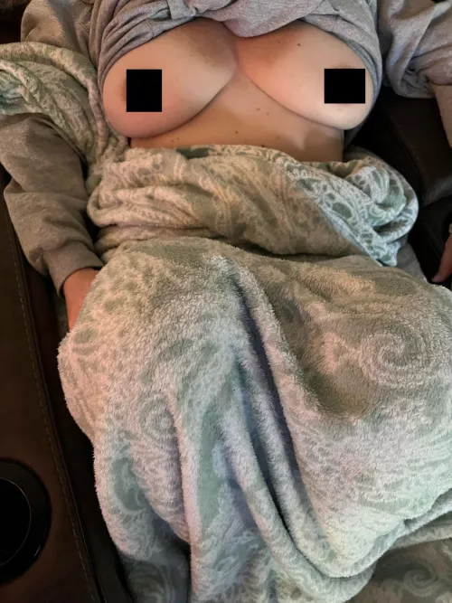 I’m just hanging out so come chat with me