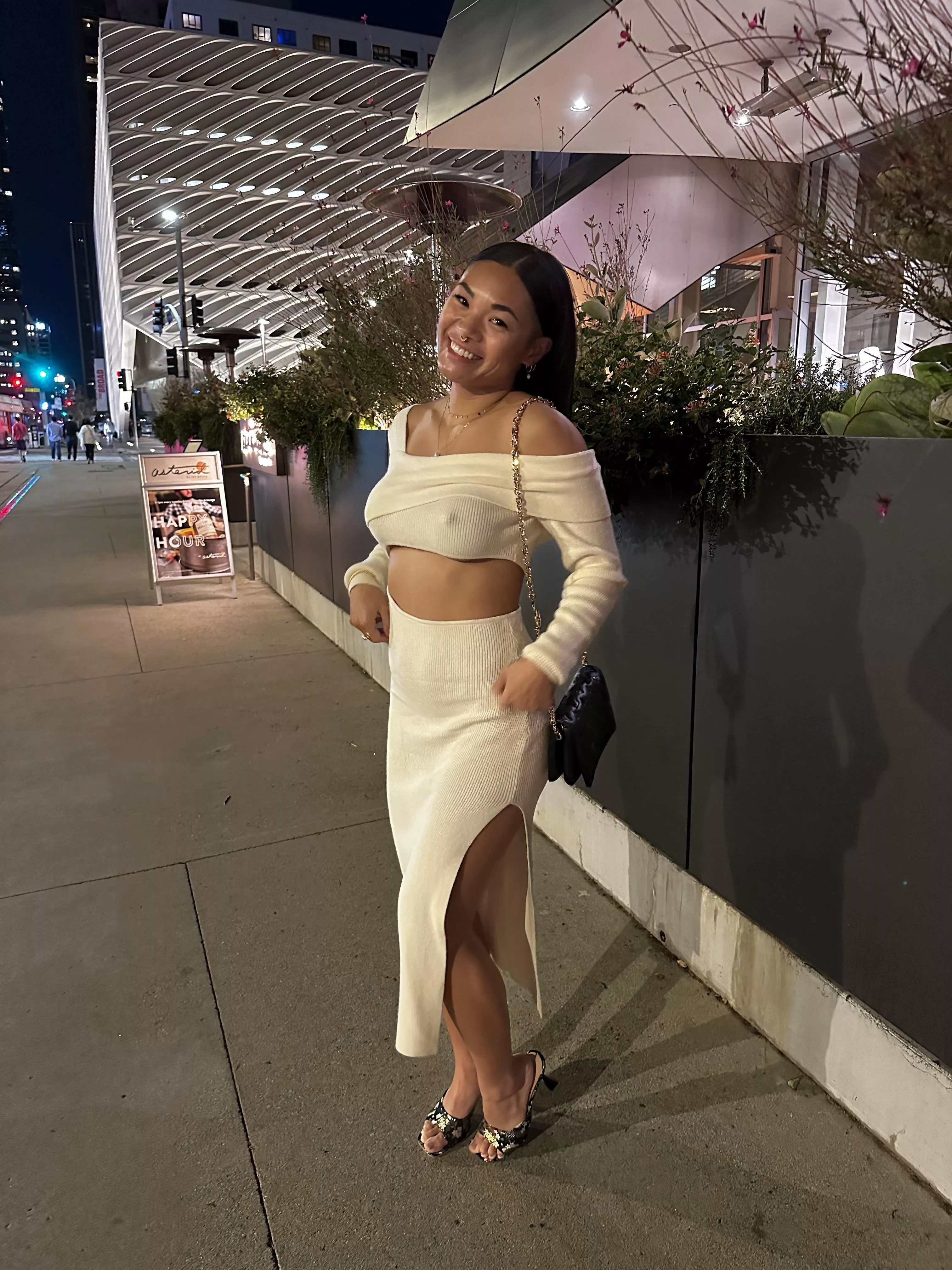 Is this what busty looks like?