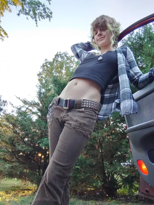 It's a nice day for teasing you with my tummy