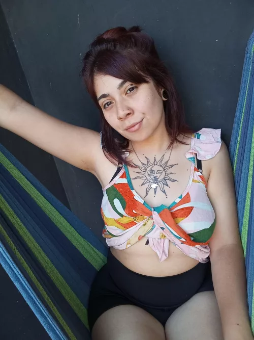 It's very hot here today, I would like to have less clothes on.